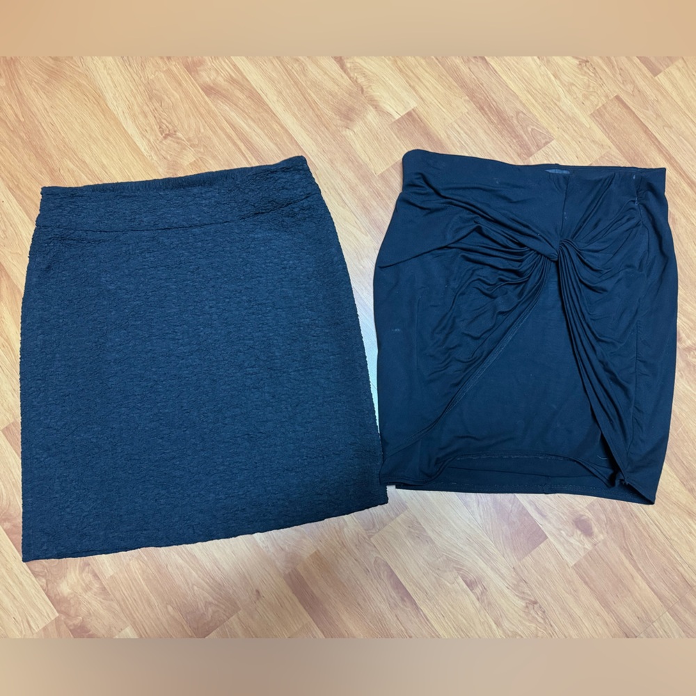 Reitmans Black Twist-Front Pencil Skirt